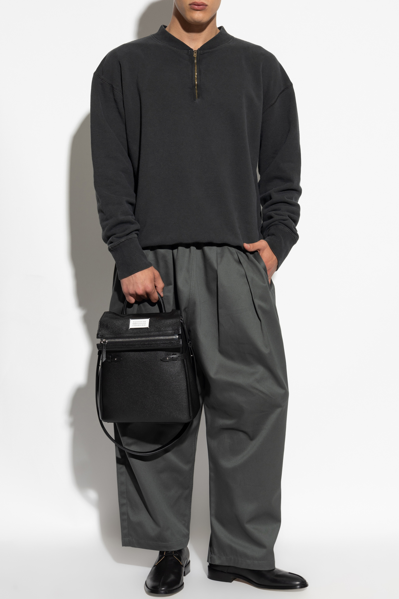 ボトムスその他 Maison Margiela Charcoal grey pleated trousers Maison Margiela Pleated Wide-Leg Trousers | Saks Fifth Avenue